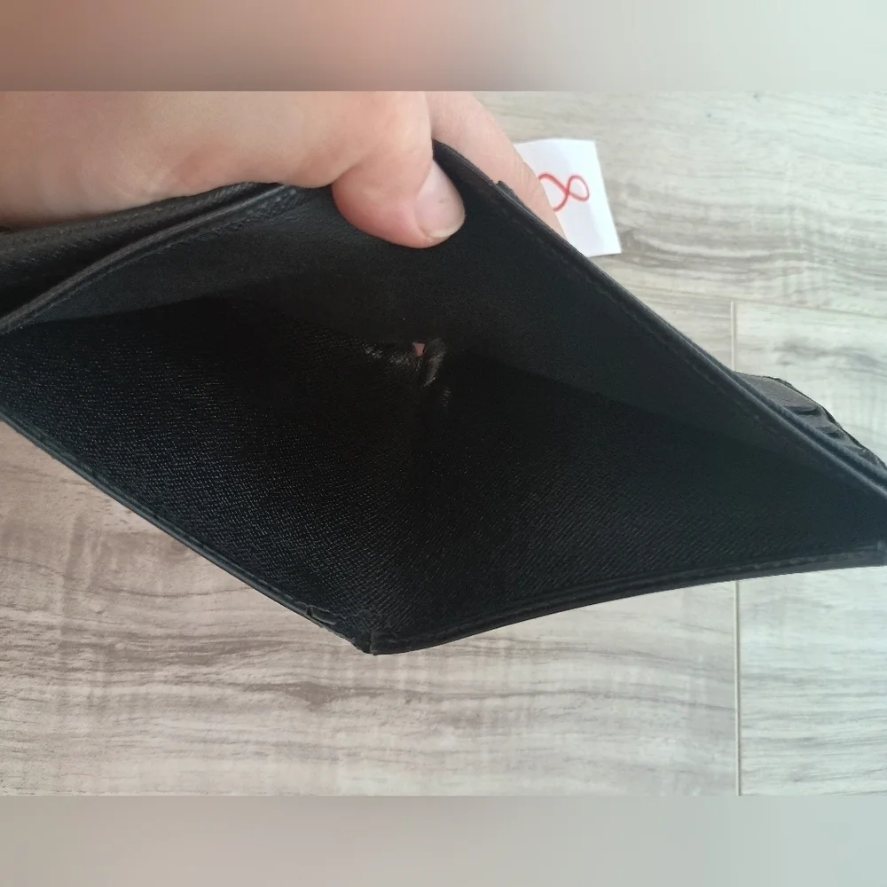 Louis Vuitton Black Epi Bifold Wallet Men’s - Picture 7 of 10